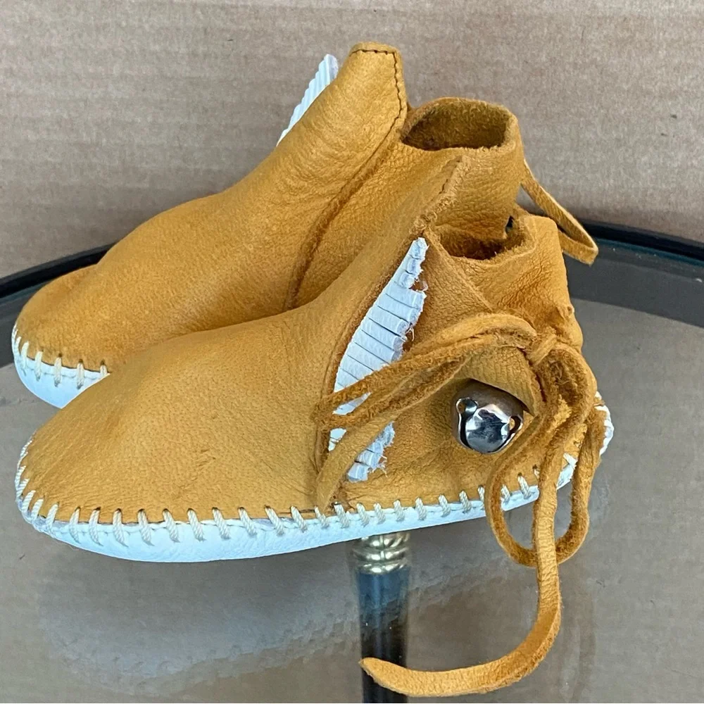 M64 Minnetonka Bell Moccasins